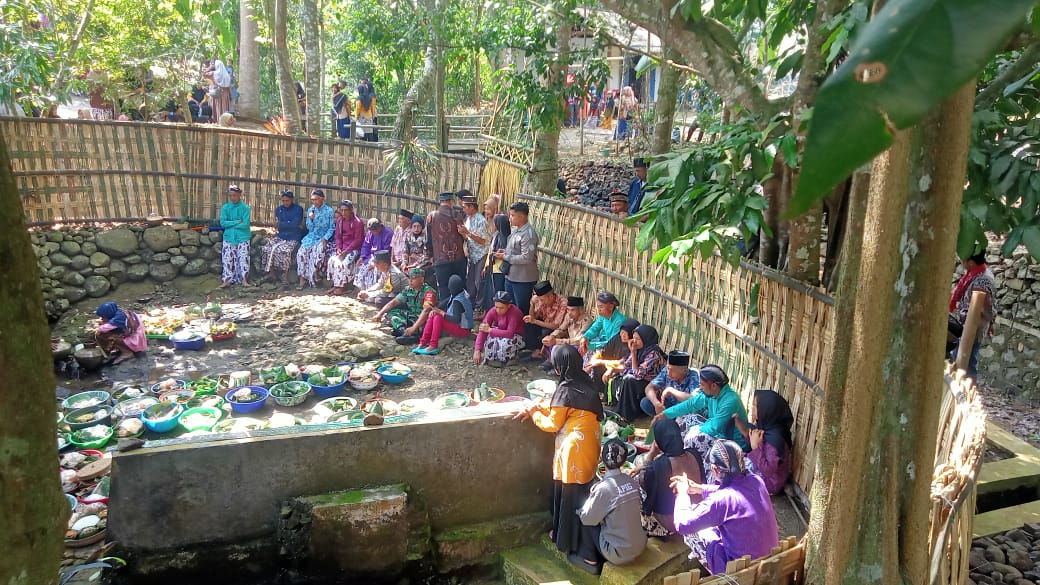 Upacara Adat Nawu Sendang Padukuhan Gondangan
